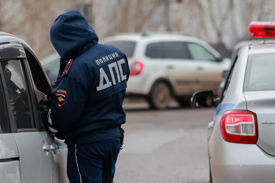 В кратчайшие сроки автоинспекторы задержали автомобилиста.