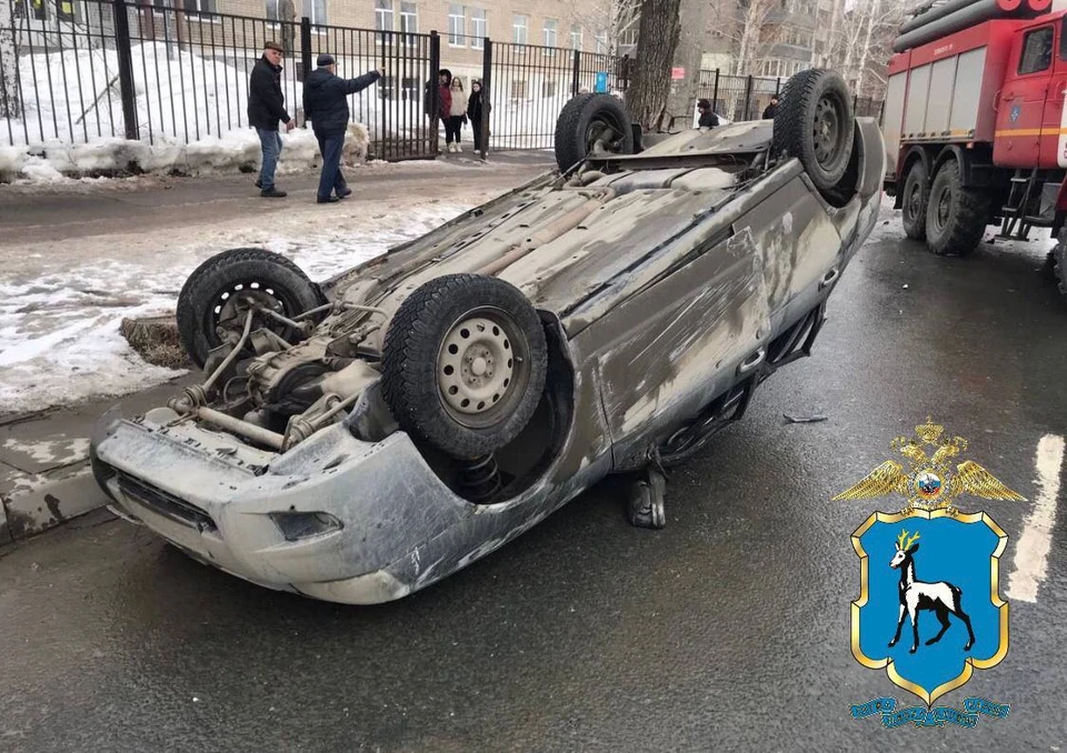 Водителя Lada Priora с места аварии госпитализировали в медицинское учреждение.