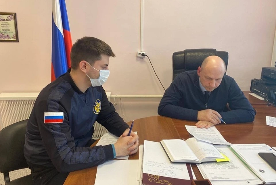 Во дворе дома на проспекте Дзержинского с подростка сдернули брюки. ФОТО: Ярославский омбудсмен