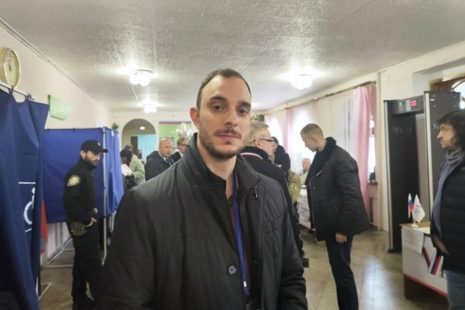 В Луганске 15 марта один из избирательных участков посетил международный эксперт Андреа Лучиди