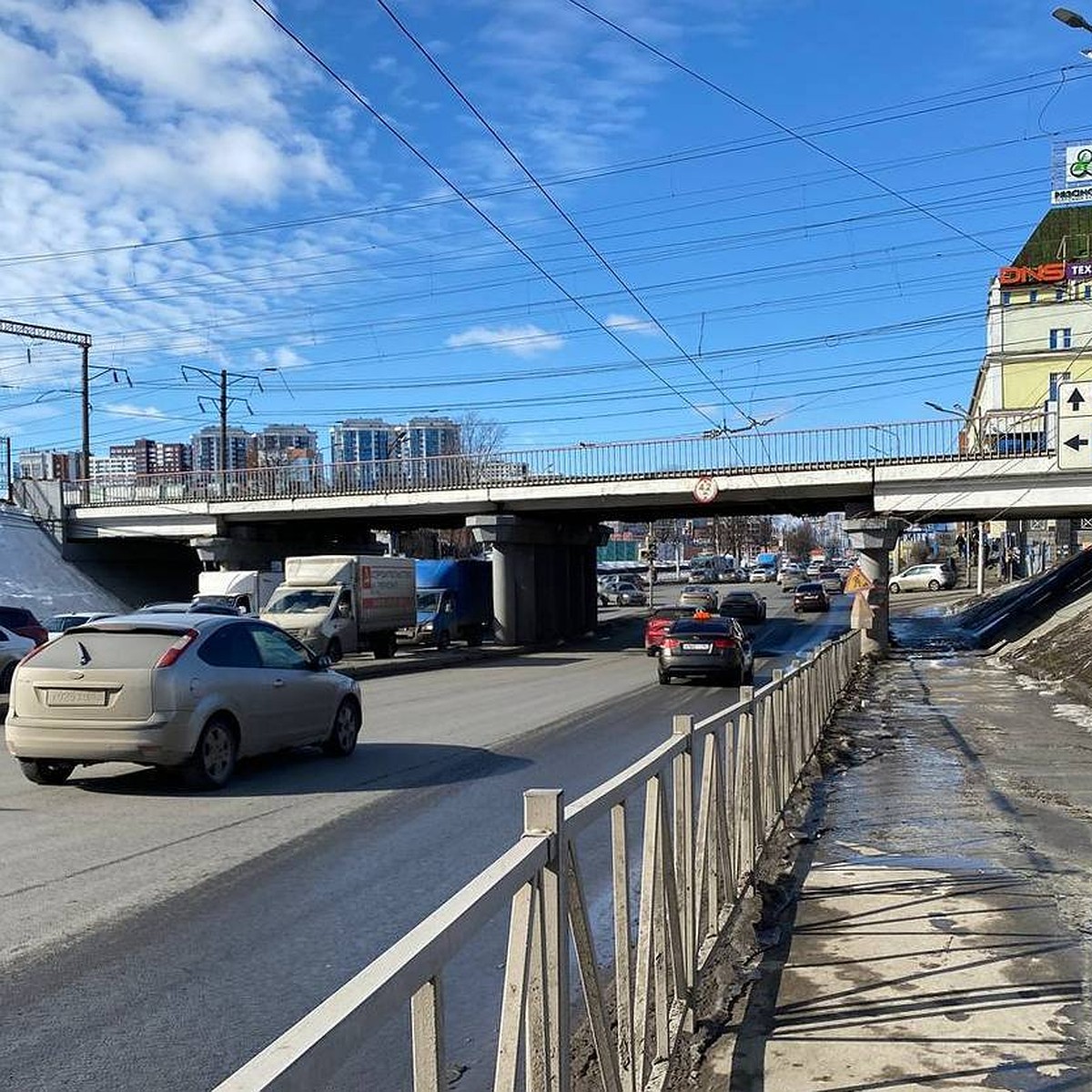 Дорога под путепроводом в начале Московского шоссе станет шире на две  полосы - KP.RU