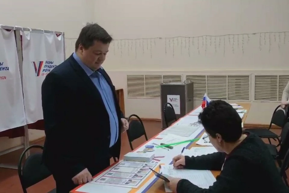 Избиратели Диксона активно голосуют на выборах Президента России. Фото: администрация поселка Диксон