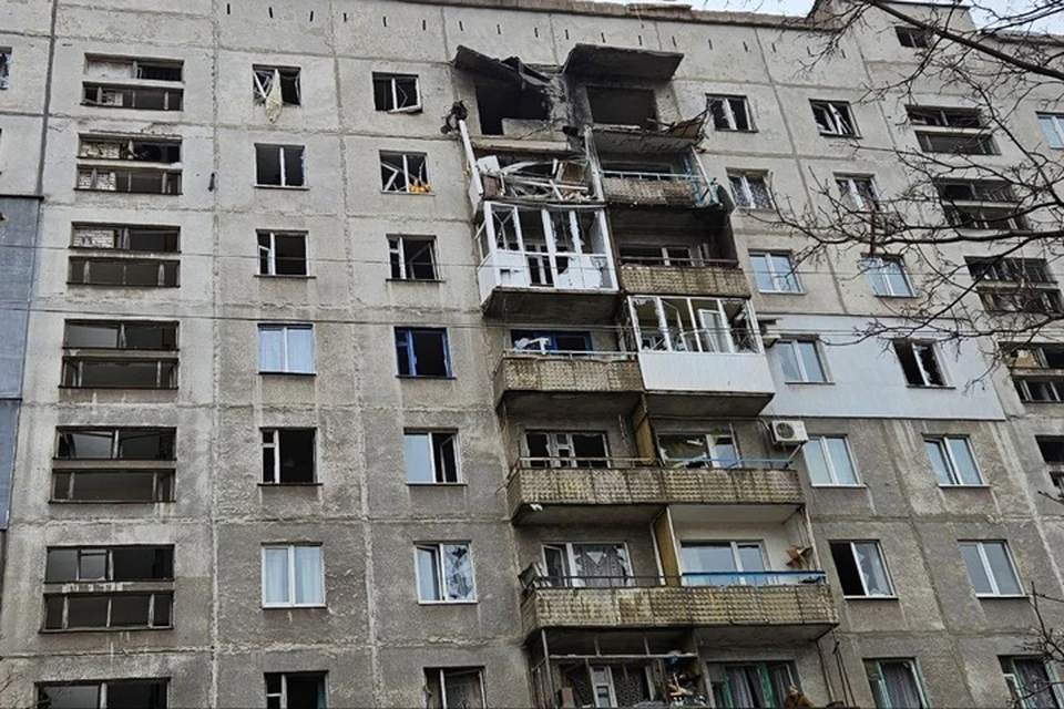 17 марта утром ВСУ атаковали с помощью беспилотника жилую многоэтажку в Алчевске. Фото - глава Алчевска Альбер Апшев