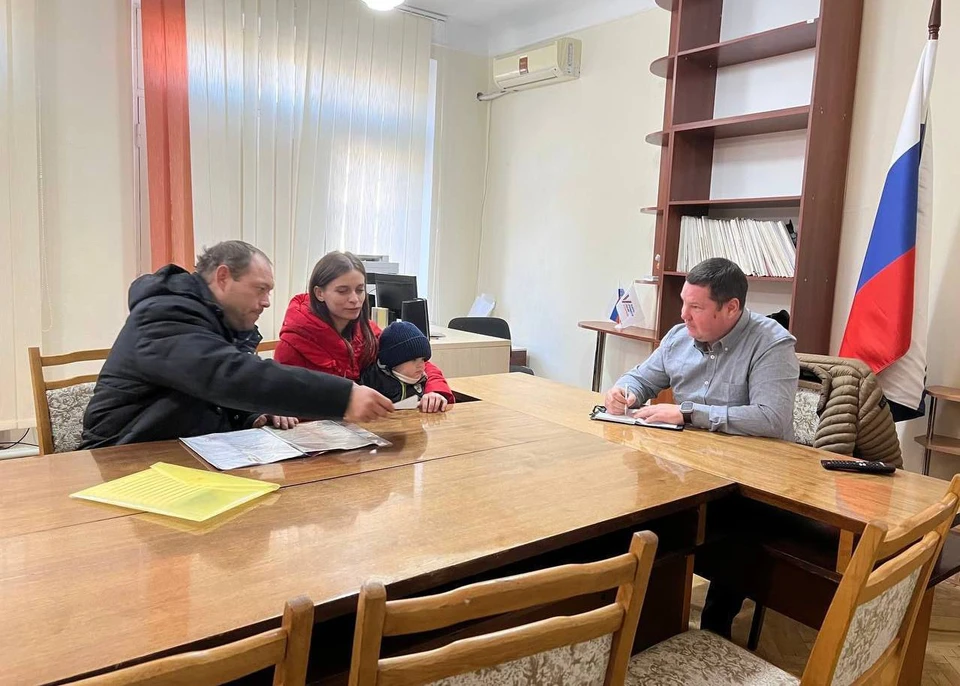Глава Новокаховского городского округа 19 марта провел личный прием граждан по интересующих их вопросам. ФОТО: администрация Новокаховского ГО