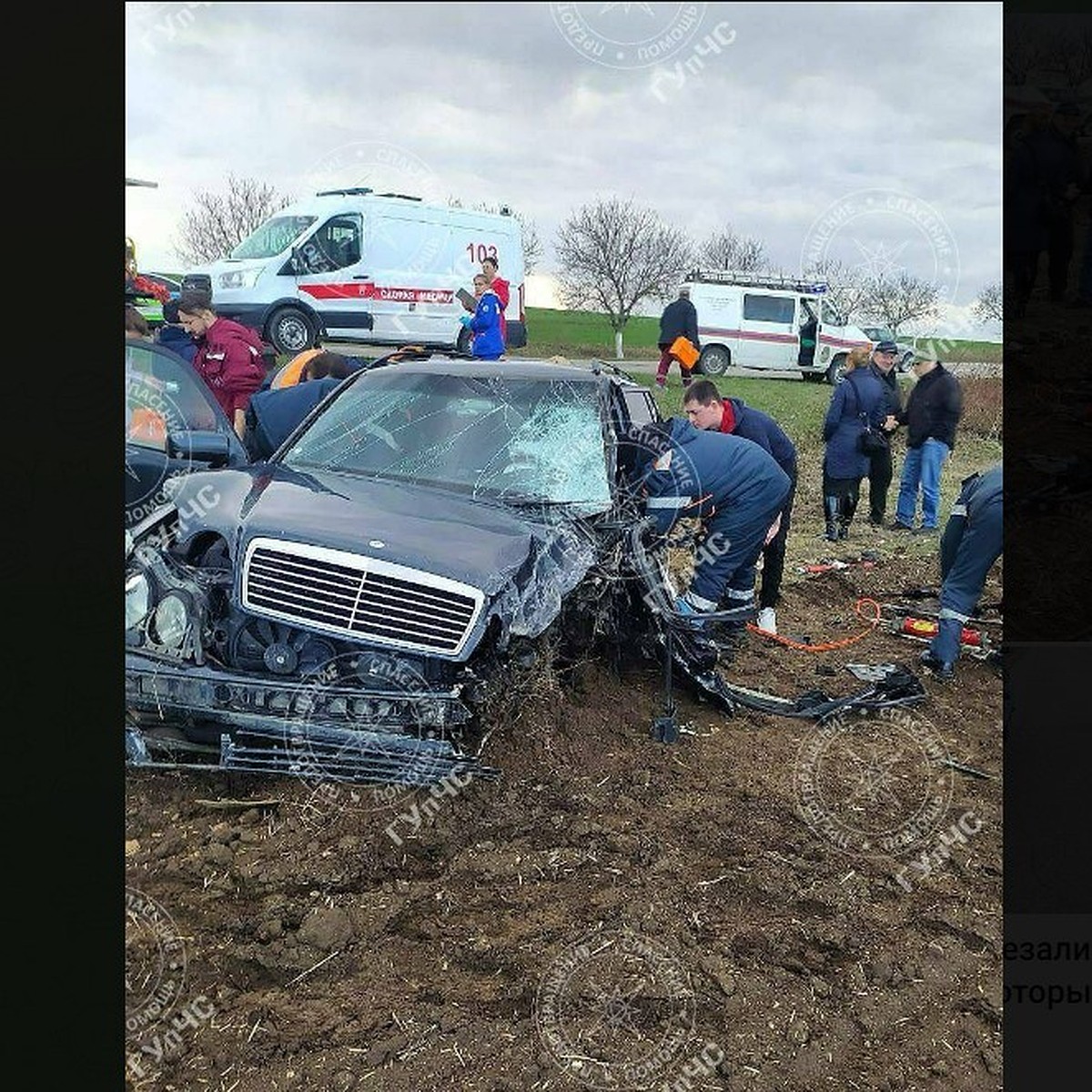 В Приднестровье пьяный водитель врезался в два автомобиля: Чтобы достать  виновника аварии из покореженной машины спасателям пришлось разрезать дверь  авто - MD.KP.MEDIA