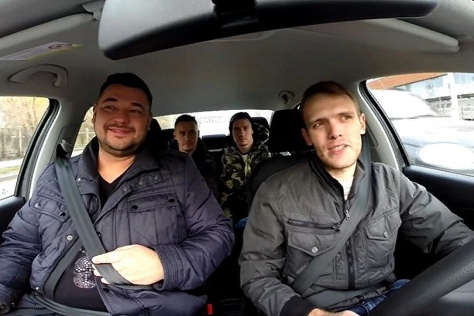 Самарец прокатил на своем караоке-такси Сергея Жукова и спел с ним песню