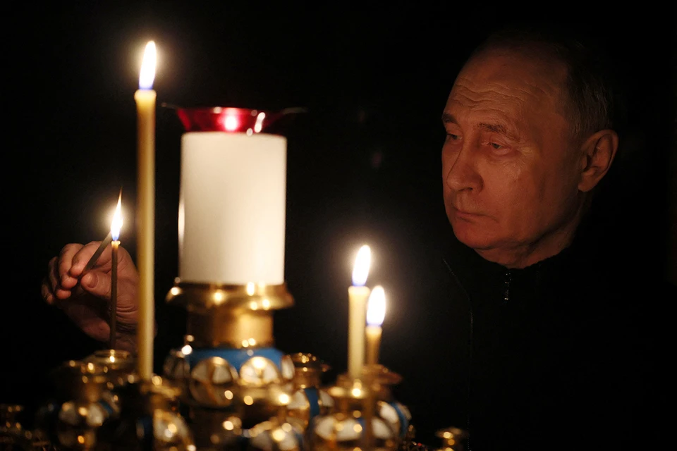 Путин поставил свечу за упокой погибших в теракте в "Крокус Сити Холл"
