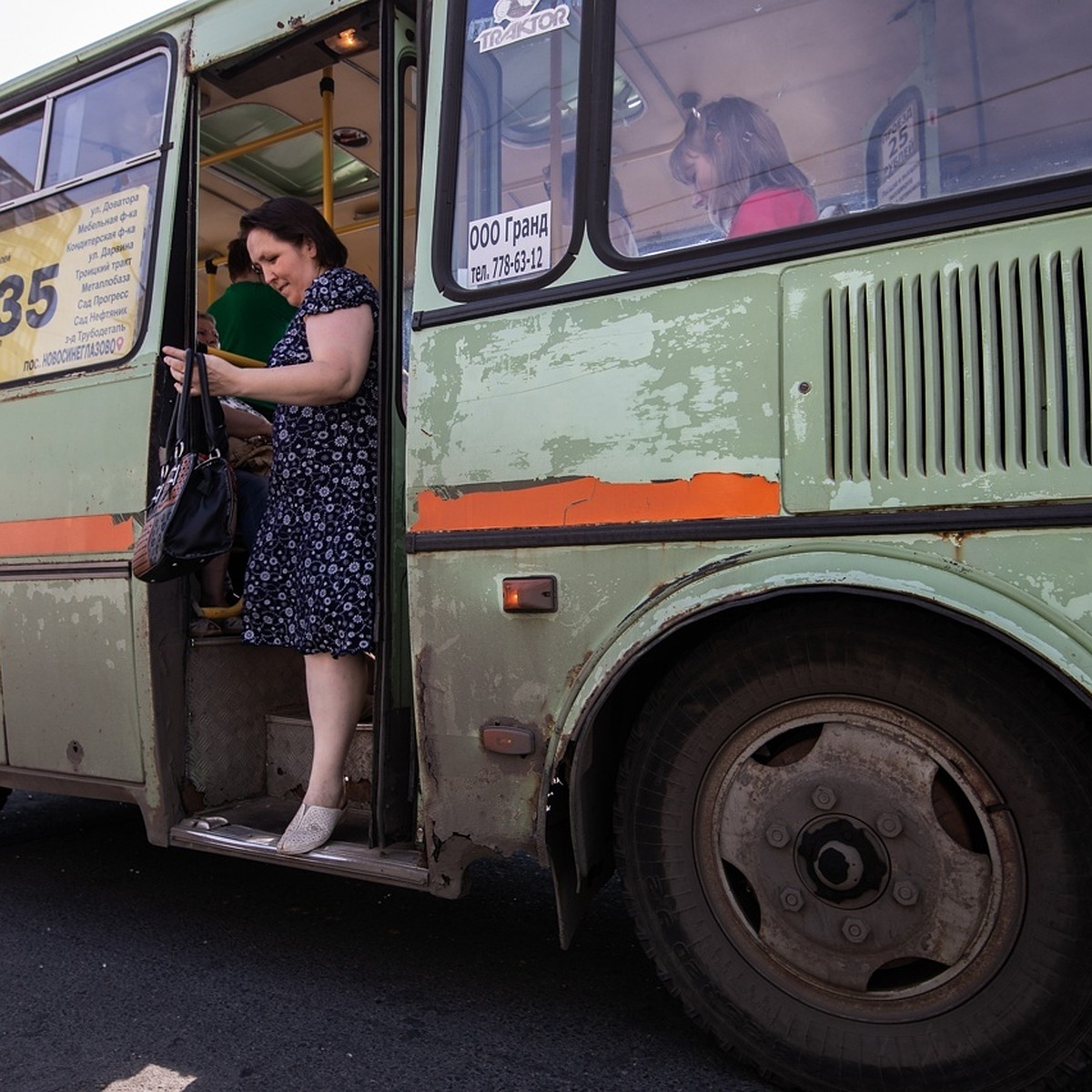 Перевозчик отказался обслуживать челябинские автобусные маршруты №35 и №40  - KP.RU