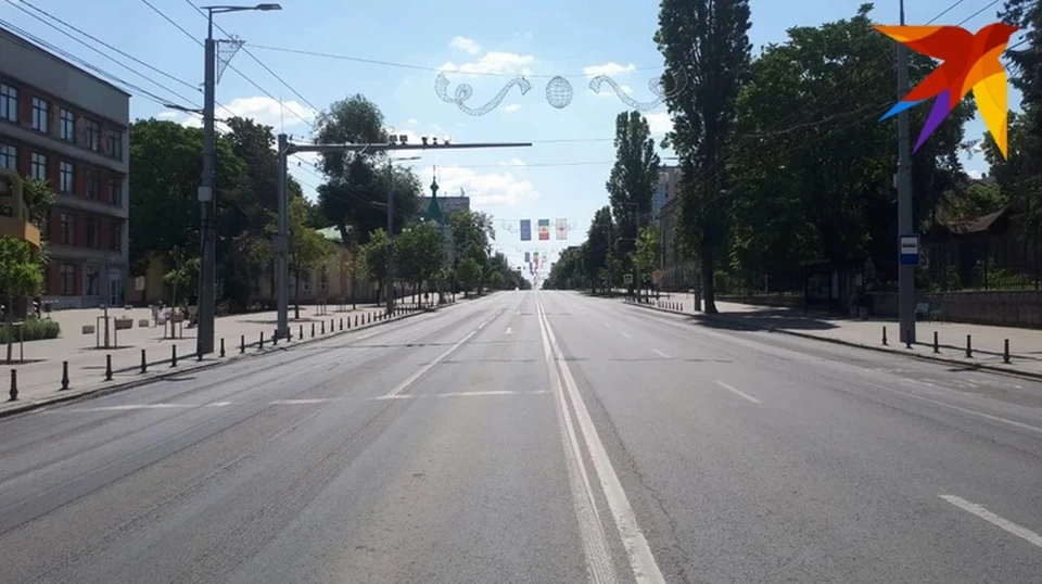 Пустые улицы - такое будущее нас ждет, десятки тысяч людей уезжают из Молдовы за границу навсегда, а власти получают похвалы за приток населения