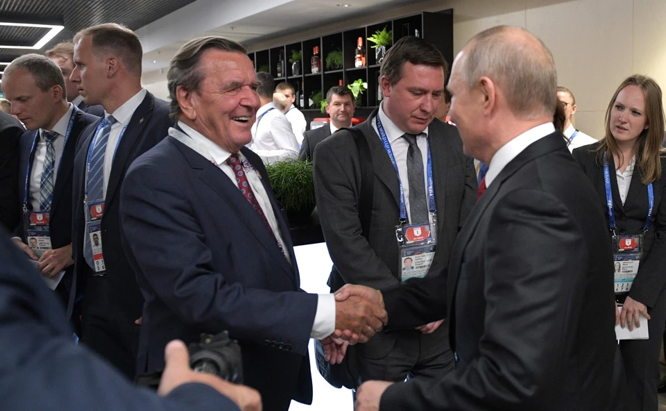 Экс-канцлер ФРГ Шрёдер заявил, что остаётся верен дружбе с Путиным
