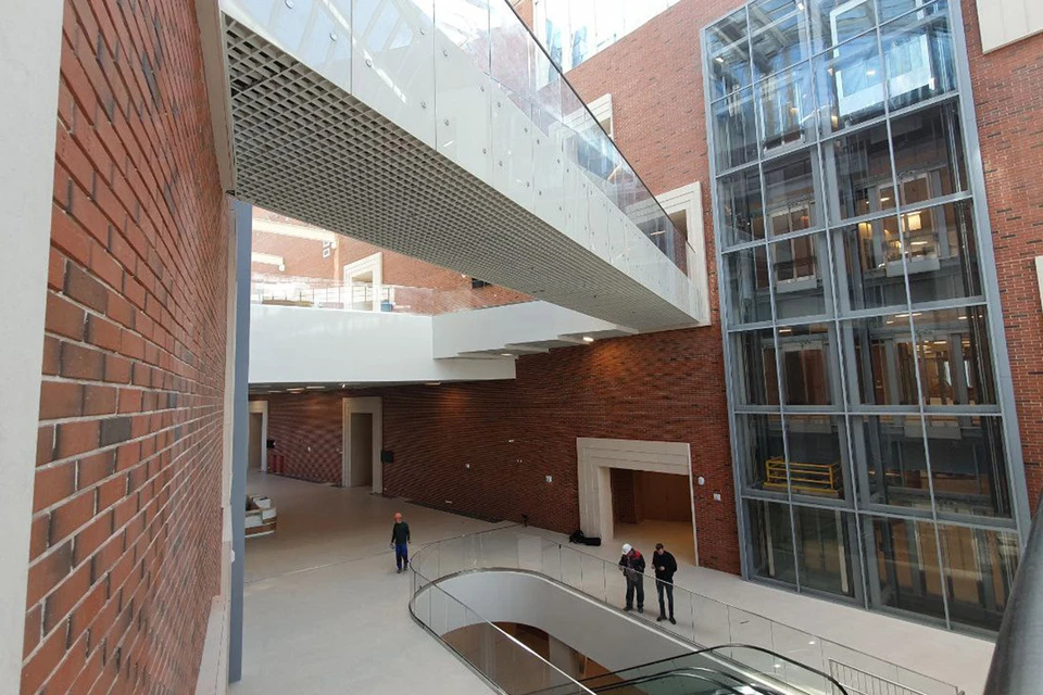 Строительство третьего корпуса галереи завершено и выдано разрешение на ввод в эксплуатацию.