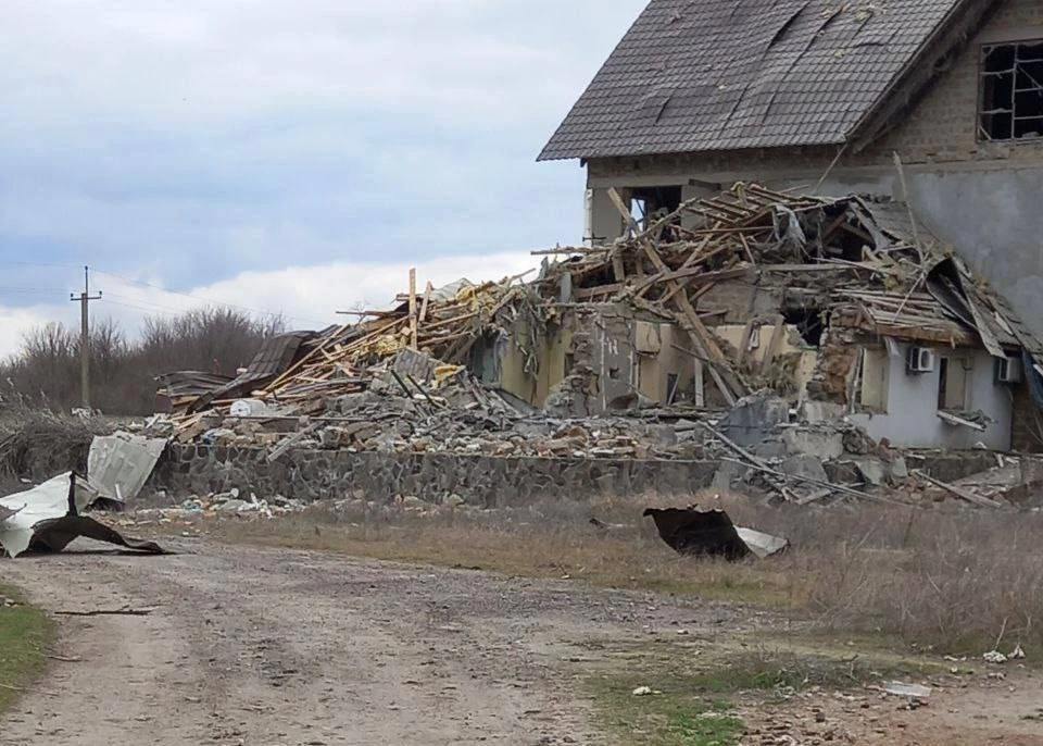 В Великих Копанях ВСУ ударили по жилому дому, разрушив конструкцию. ФОТО: Владимир Сальдо