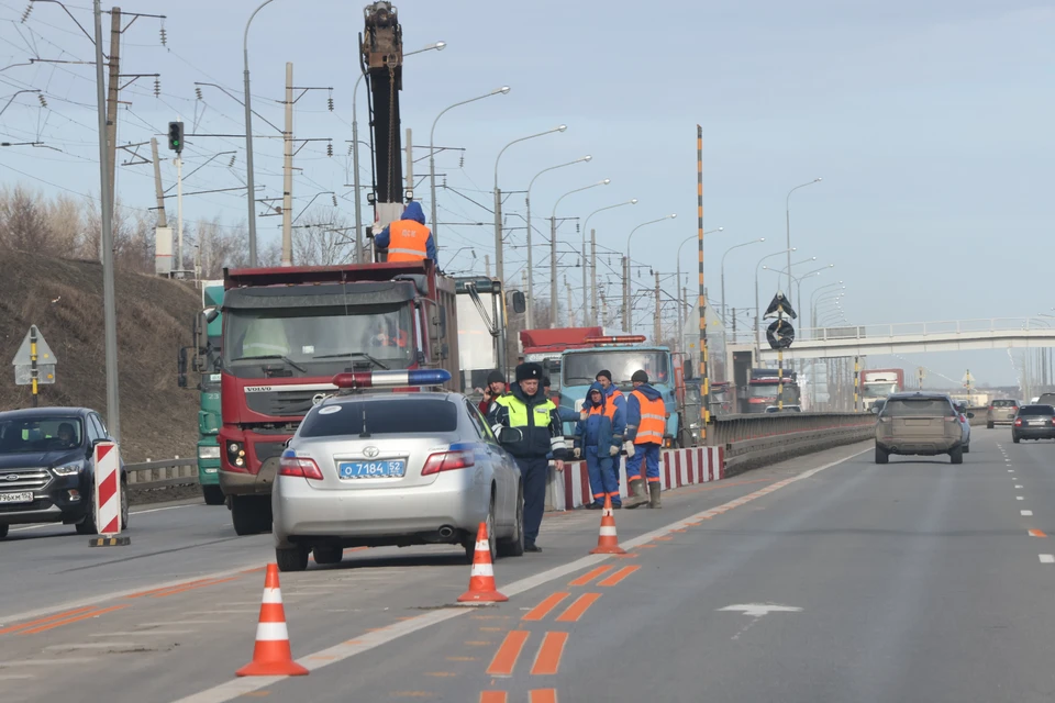 Эвакуатор будет дежурить около Борского моста на случай ДТП.