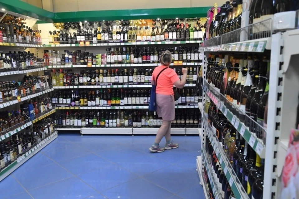 Глава ЛНР установил запрет на продажу алкоголя в двух районах и трех городах республики