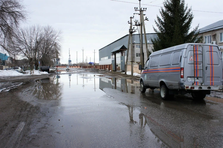 Затопило улицы и сельские дороги: что происходит в Башкирии после первого весеннего дождя