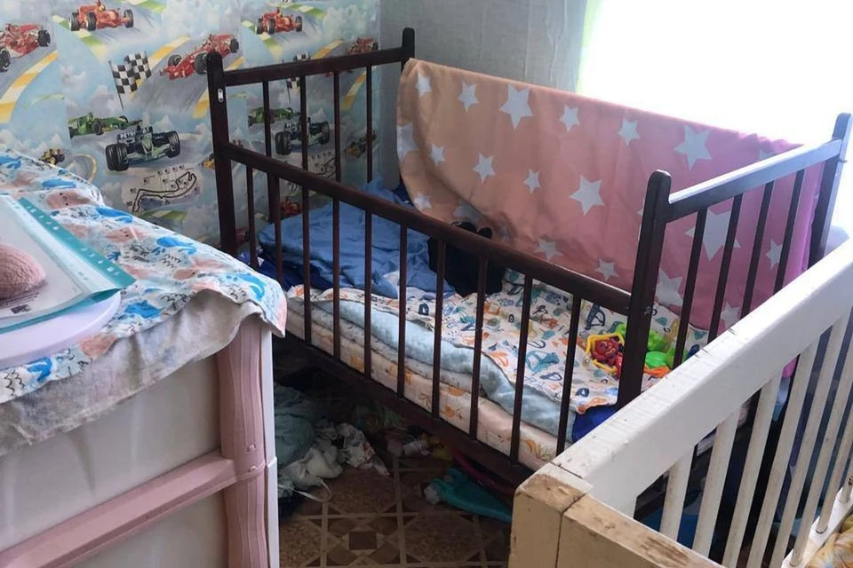 В детской стояло две кровати. Фото: прокуратура НСО
