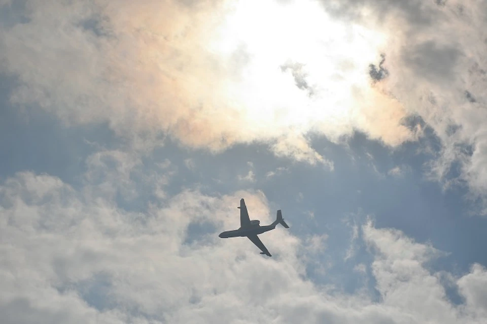 Самолет из Хабаровска в Охотск совершил вынужденную посадку в Николаевске