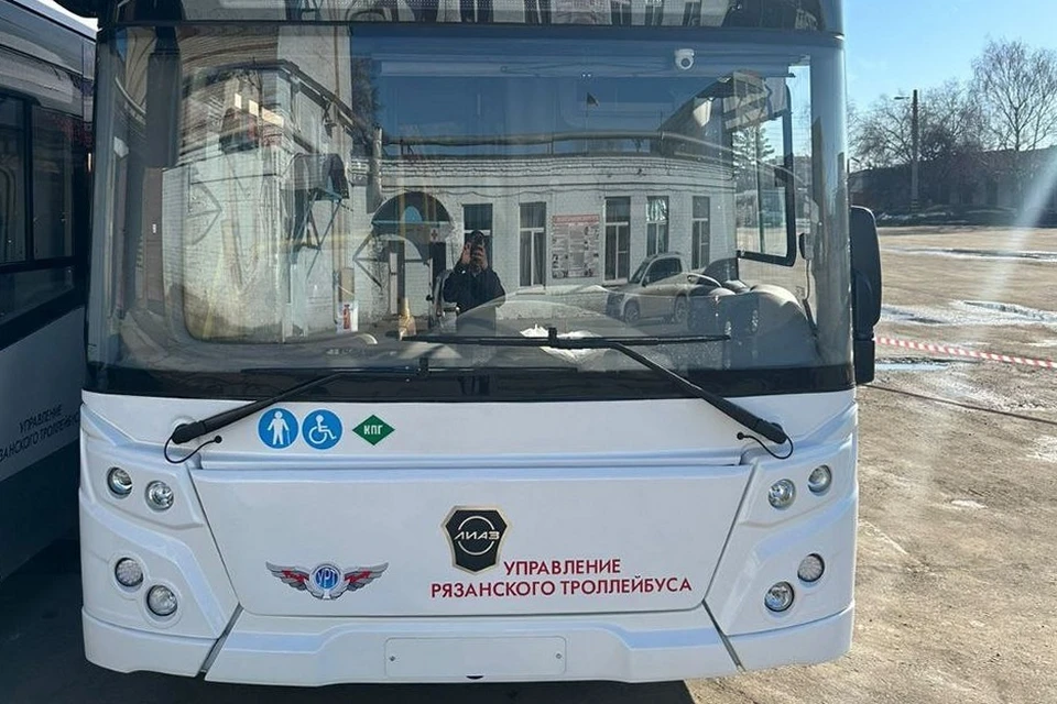 Женщина получила травмы в центре Рязани в автобусе УРТ.