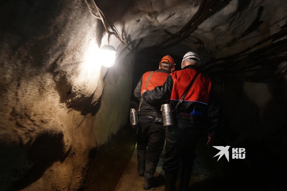 В Красноутрьинской шахте продолжаются поиски пятого горняка