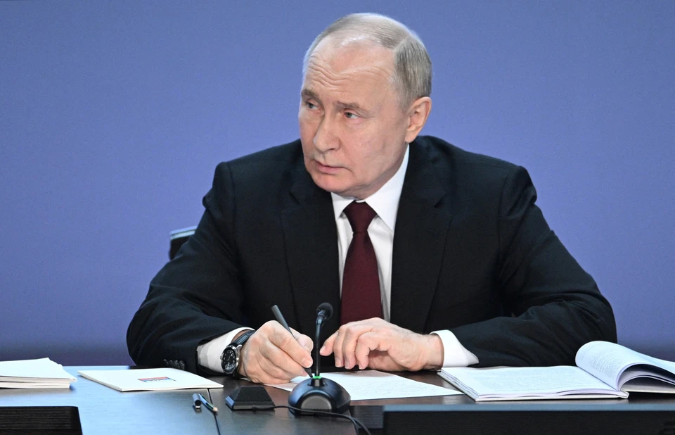 Глава РФ отметил, что страна проходит сложный период своей истории