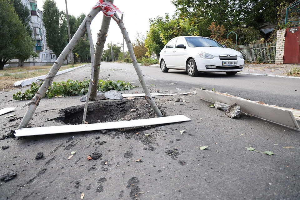 ВСУ сбросили мину с дрона в Новой Каховке, погибли два человека из ремонтной бригады. Фото: Алексей Коновалов/ТАСС