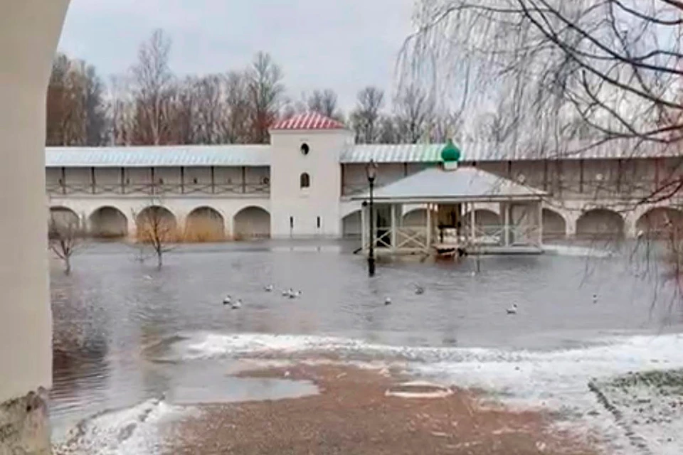 Монастырь и 82 дома частично затопило из-за весеннего паводка в Ленобласти. Фото: t.me/drozdenko_au_lo