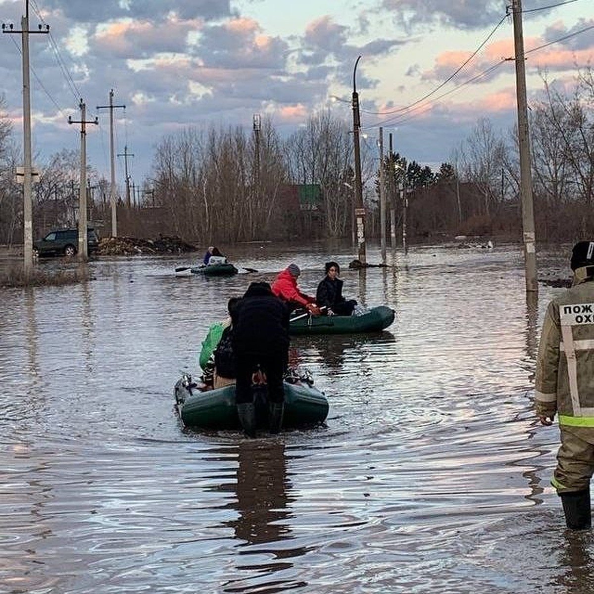 В Оренбурге продолжает повышаться уровень Урала - KP.RU