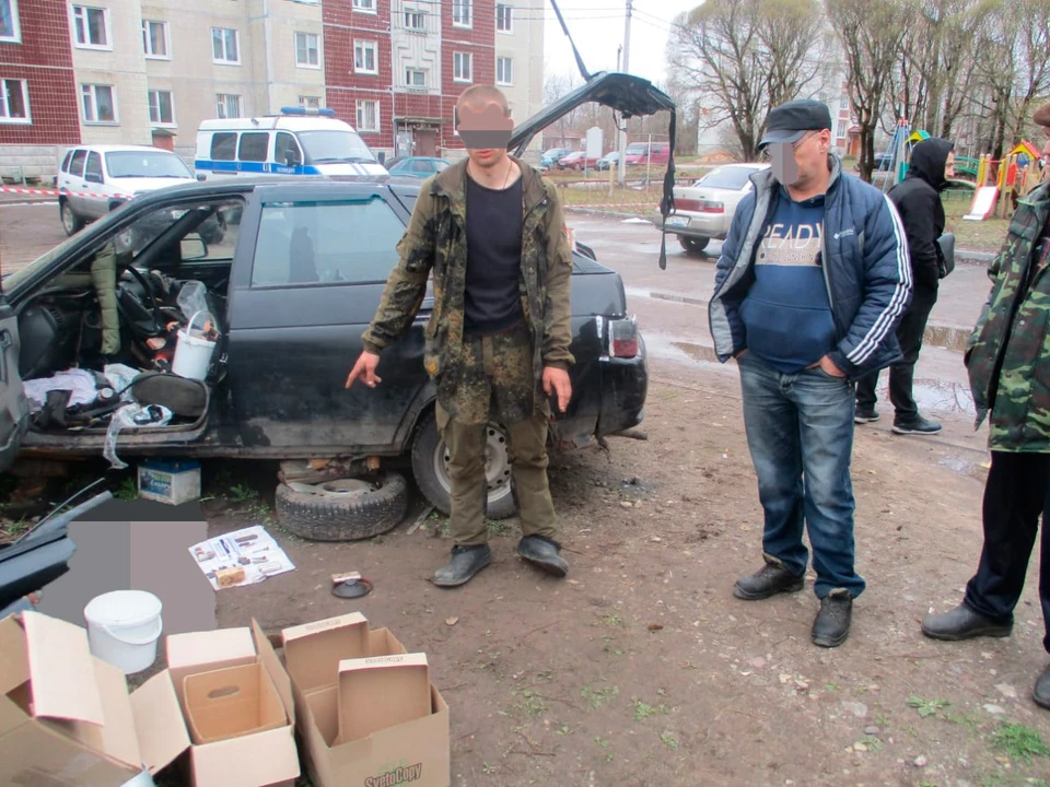 Арсенал боеприпасов и оружия нашли в у жителя Ленобласти в машине. Фото: ГУ МВД России по СПб и ЛО