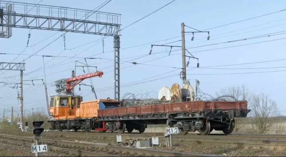 Работы по устрашению последствий обрушения моста продолжаются в Вязьме Фото: Василий Анохин