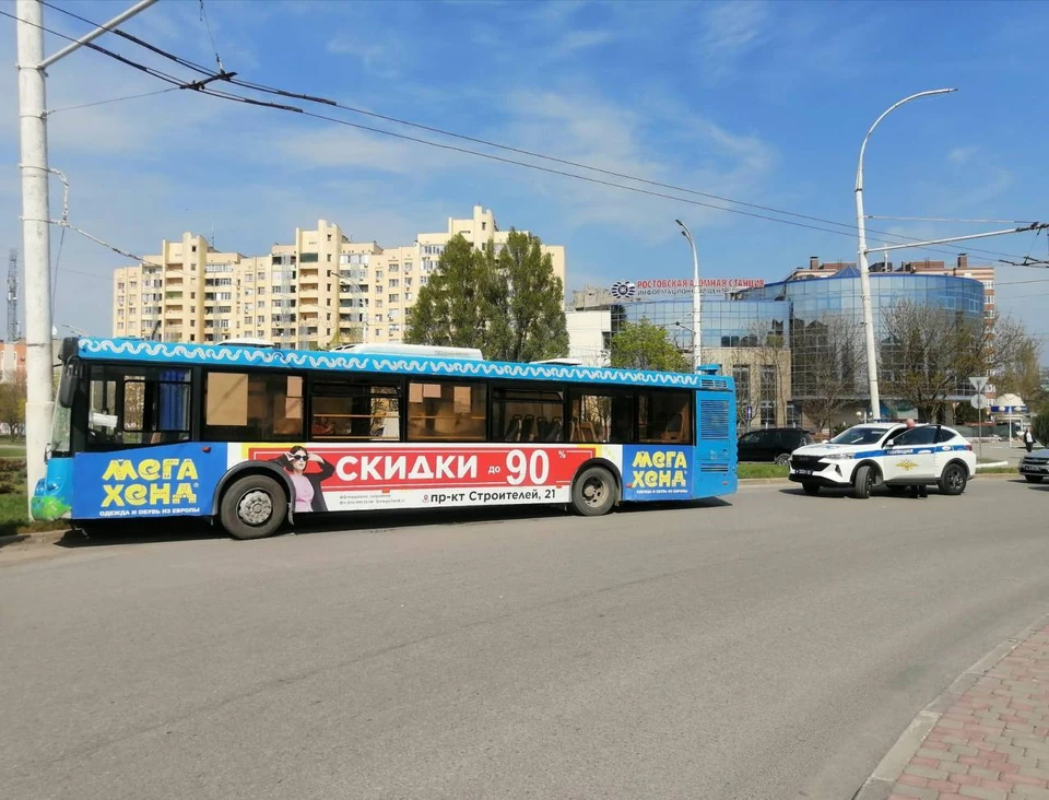 В Волгодонске пассажирский автобус врезался в опору ЛЭП. Фото: УГИБДД по Ростовской области