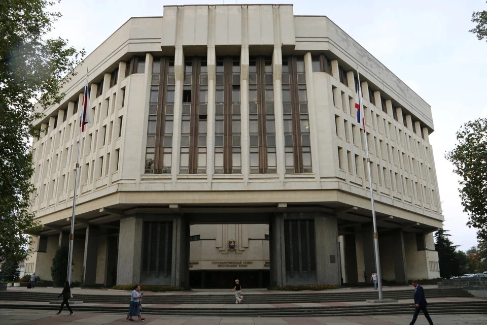 Константинов: в Крыму готовят иски о лингвистической и продовольственной блокаде