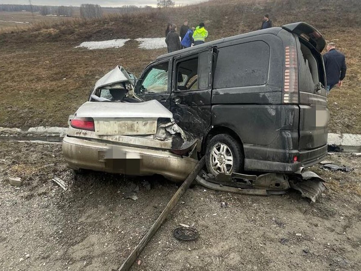 Один человек погиб и трое пострадали в аварии на трассе Барнаул -  Новосибирск - KP.RU