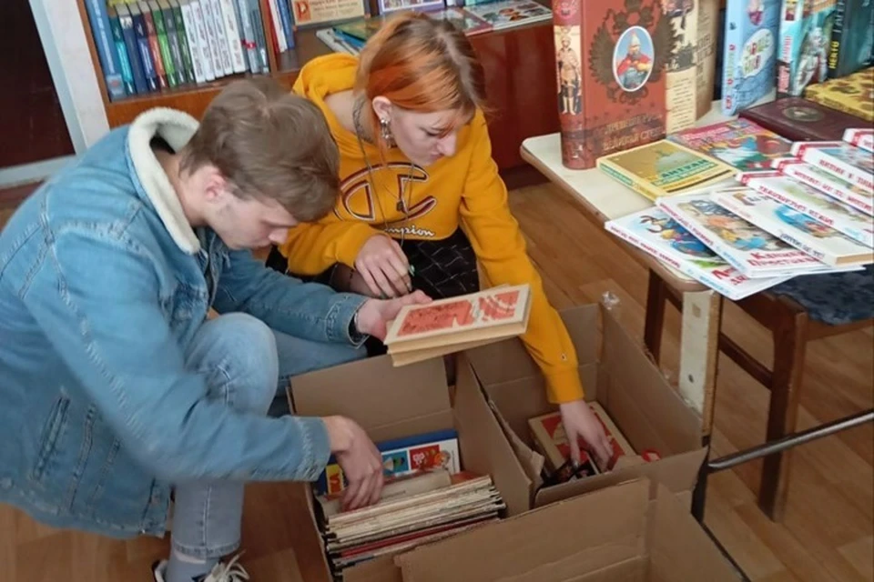 Жителям Северодонецка согласно акции «Книги — детям» передадут свыше двух тысяч книг от Воронежской области. Фото - Воронежская городская Дума