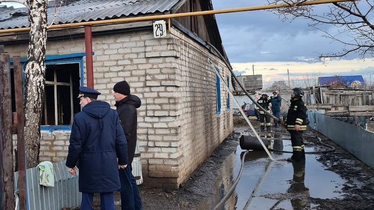 Следователи завели уголовное дело после страшного пожара на юге Омской  области - KP.RU