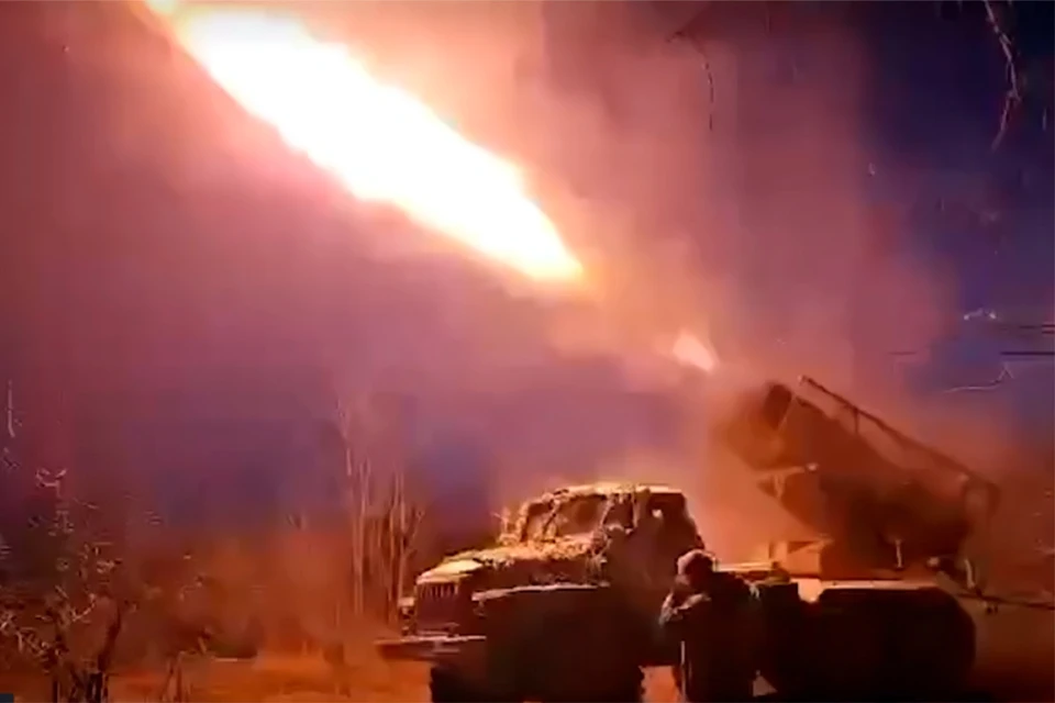 Расчеты РСЗО БМ-21 «Град» нанесли массированный удар по скоплению живой силы и техники ВСУ