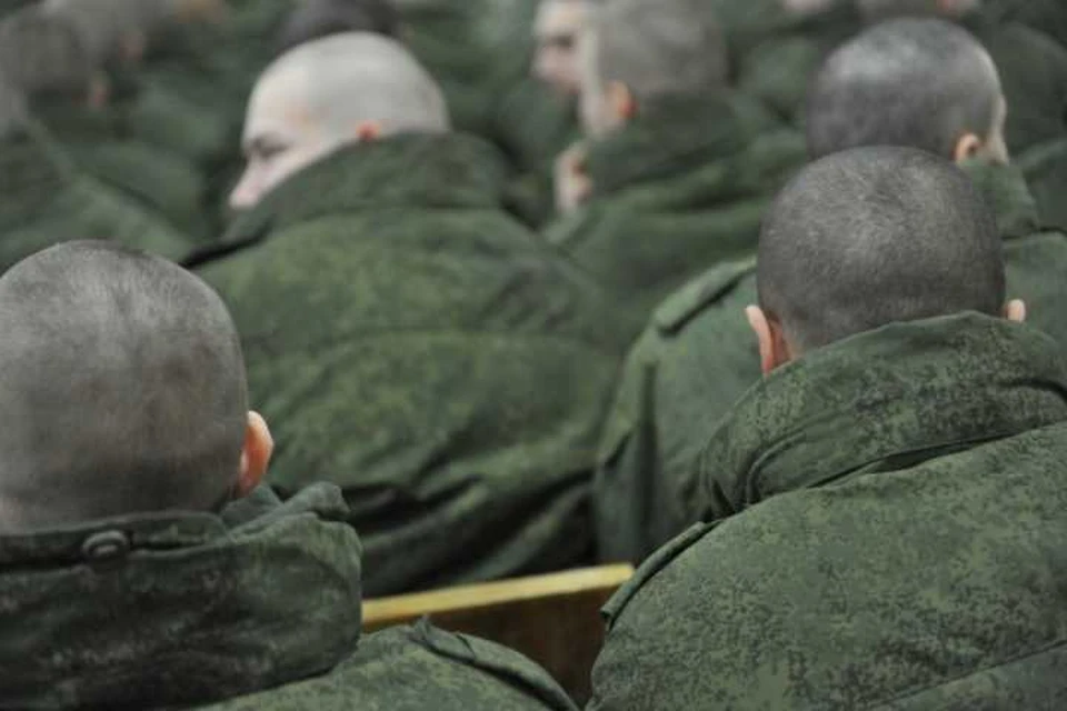 Более 100 призывников из Иркутской области отправились к местам несения службы
