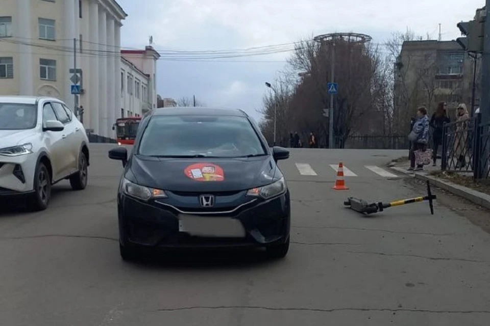 Водитель Honda Fit наехал на подростка на самокате в Хабаровске Фото: Госавтоинспекция Хабаровска