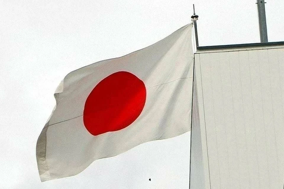 При крушении двух патрульных вертолетов в Японии погиб человек, семеро пропали