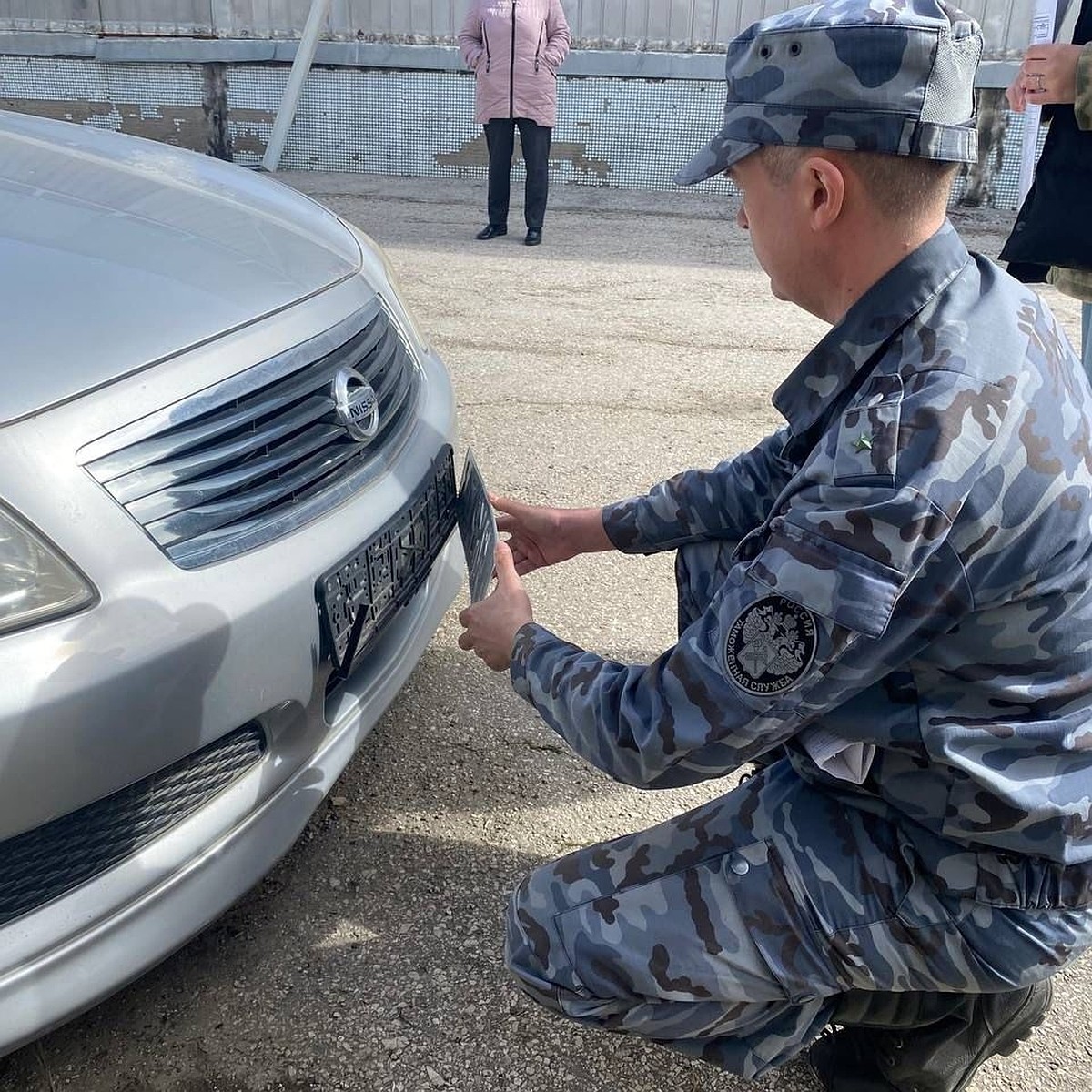 В Самаре таможенники передали две машины на нужды СВО - KP.RU