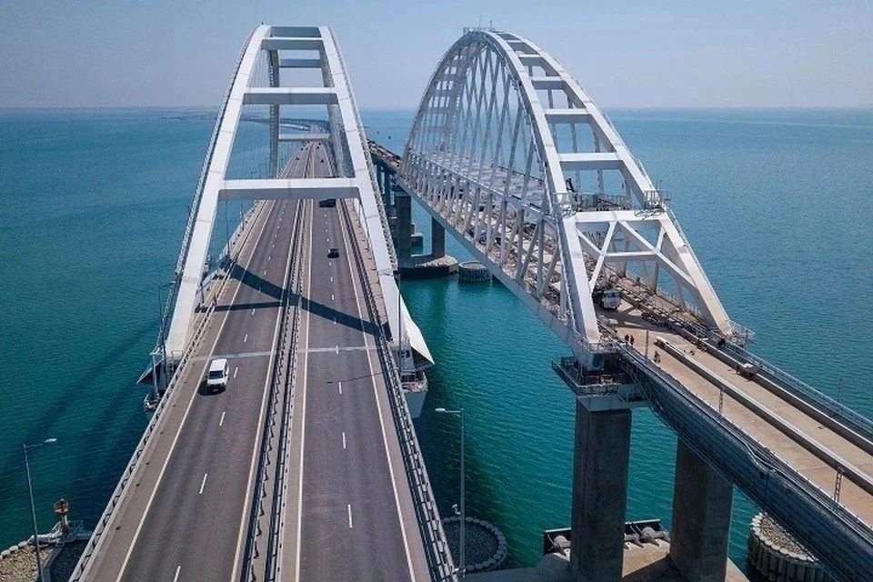 Движение по Крымскому мосту перекрывали почти на 40 минут