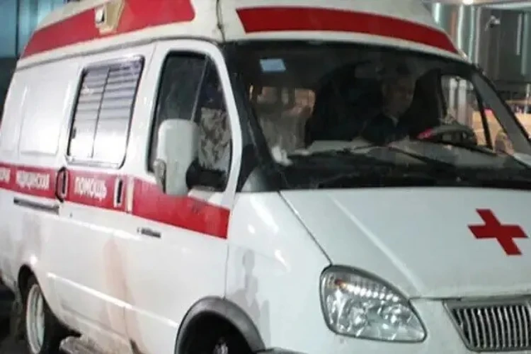 Четверо человек пострадали, среди них 14 - летний ребенок: В Брянской области ВСУ дроном-камикадзе атаковали автобус в селе Курковичи