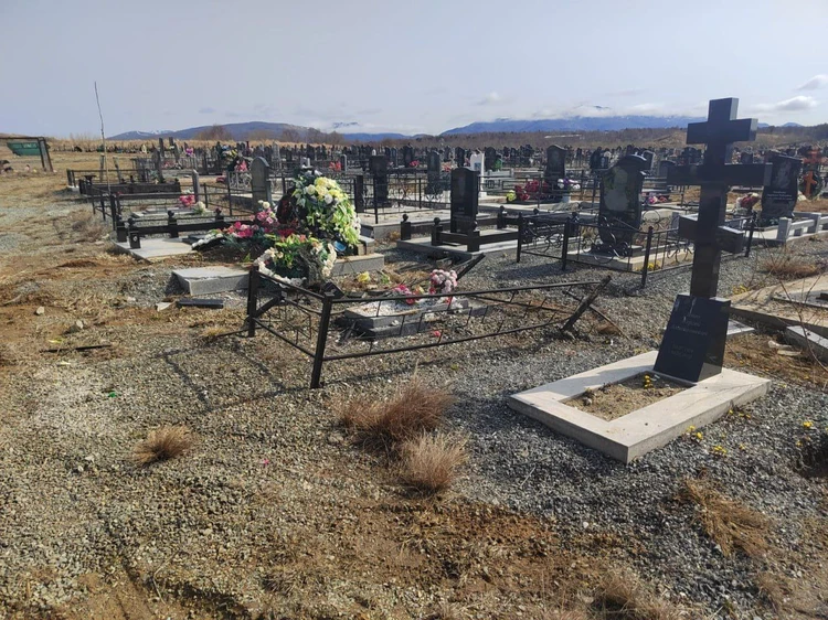 «Бегал по кладбищу голым»: появились подробности резонансного случая с осквернителем могил на Сахалине