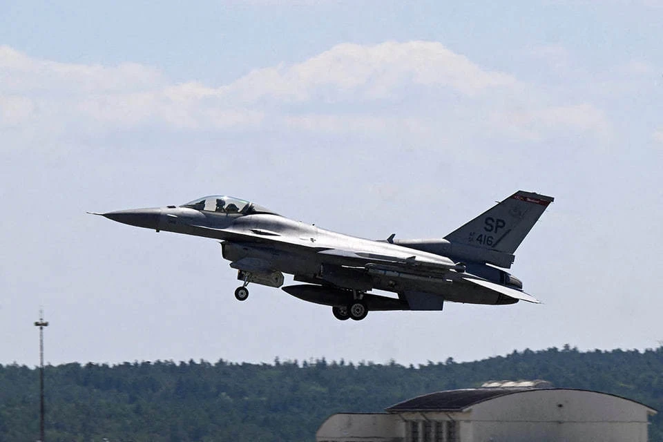 Спикер ВВС Евлаш: первые истребители F-16 могут появиться на Украине после Пасхи