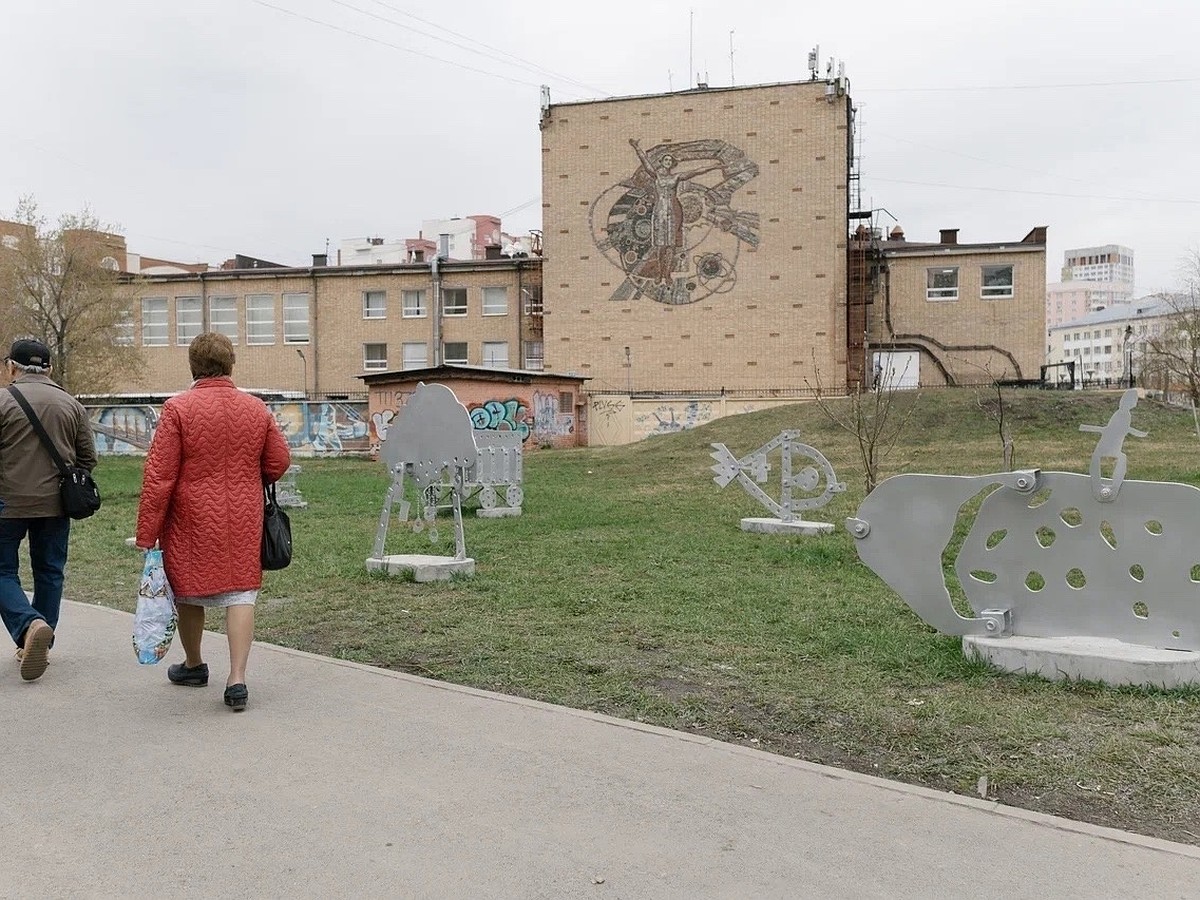 В Екатеринбурге заново установили арт-объект, ранее испорченный вандалами -  KP.RU