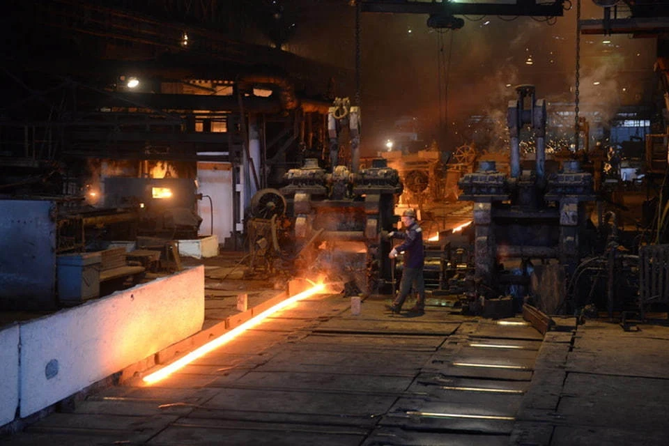На Енакиевском металлургическом заводе ДНР ремонтируют конвертер №2. Фото: ЮГМК
