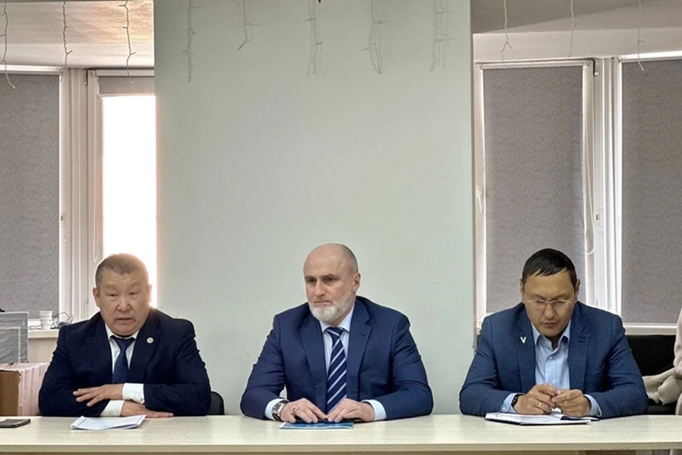 Директором управления автомобильных дорог Якутии назначили Амирхана Яндиева Фото: телеграм канал Дмитрия Садовникова