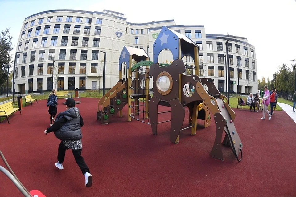 Брошенный на детскую площадку взрывпакет вызвал возмущение в Кемерове