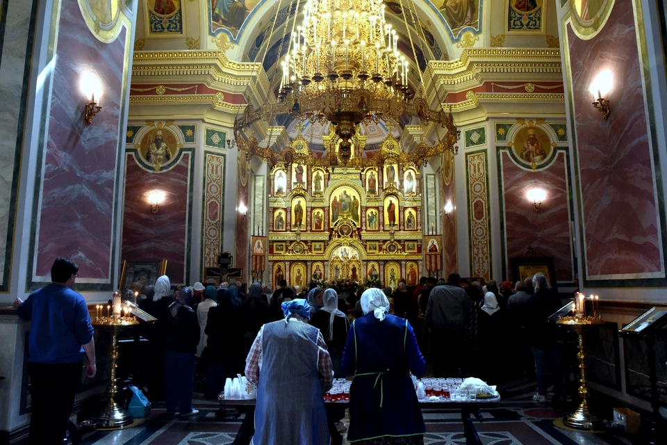 Во всех храмах Крыма прошли праздничные богослужения по случаю Пасхи