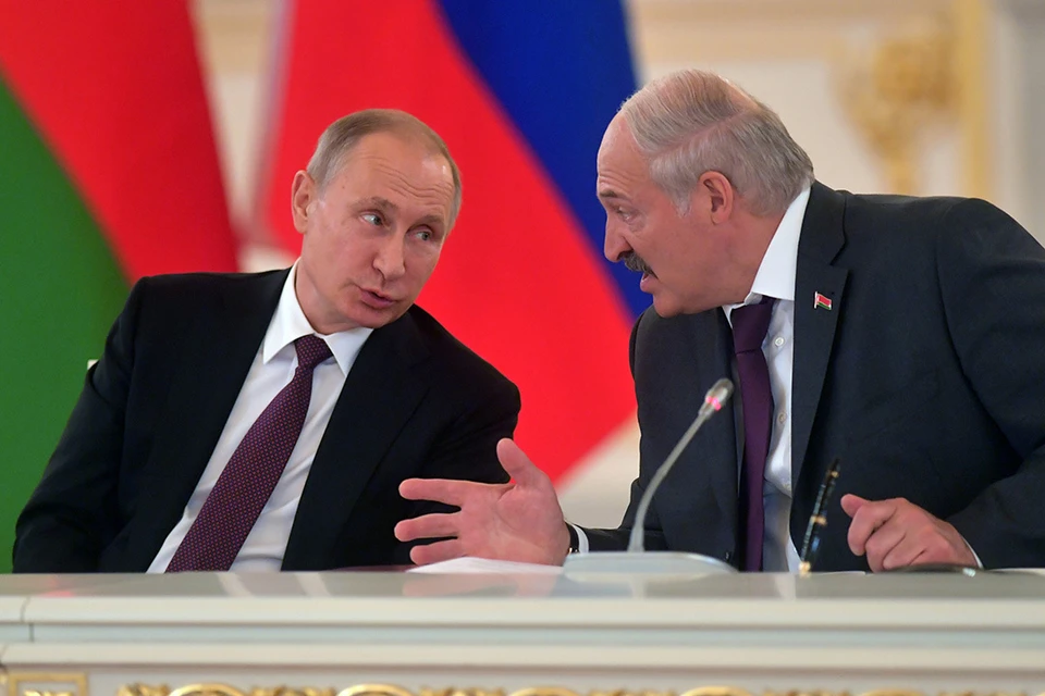 Китайских журналистов удивила непринужденность в общении российского и белорусского президентов.