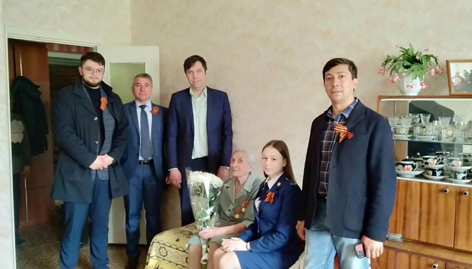 103-летнюю нижегородку поздравили с Днем Победы после обсуждения в соцсетях. Фото: пресс-служба администрации Нижнего Новгорода